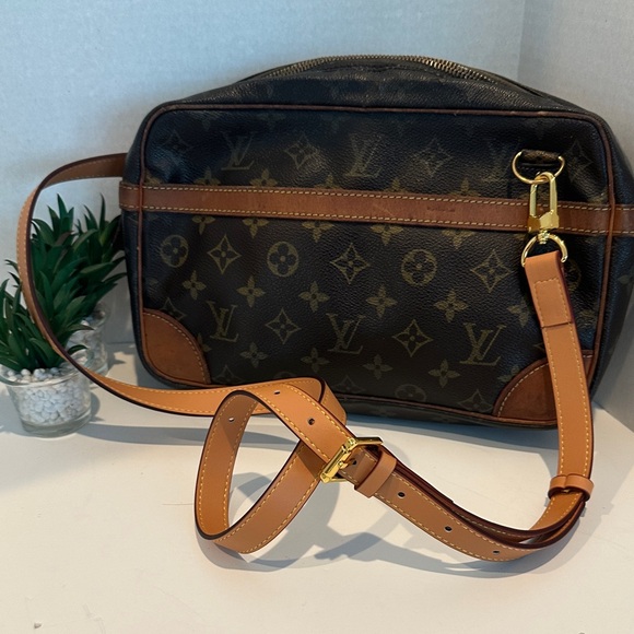 Louis Vuitton Vintage Compiegne Clutch/ Toiletry/ Crossbody Bag
I - Picture 1 of 16